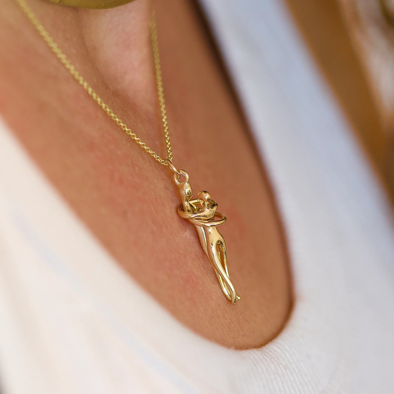 The Infinity Hug Necklace™︎ - Image 3